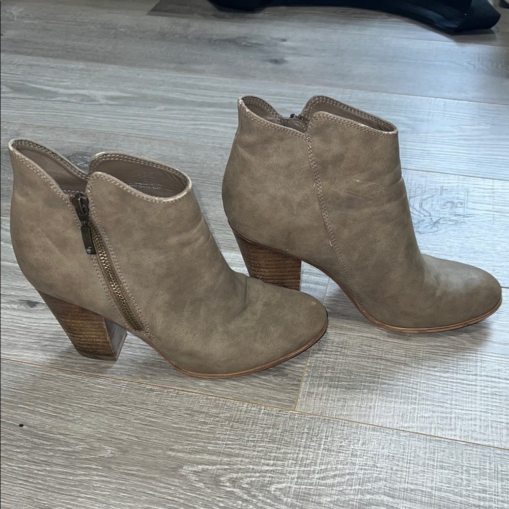 Women's Tan Ankle Boots